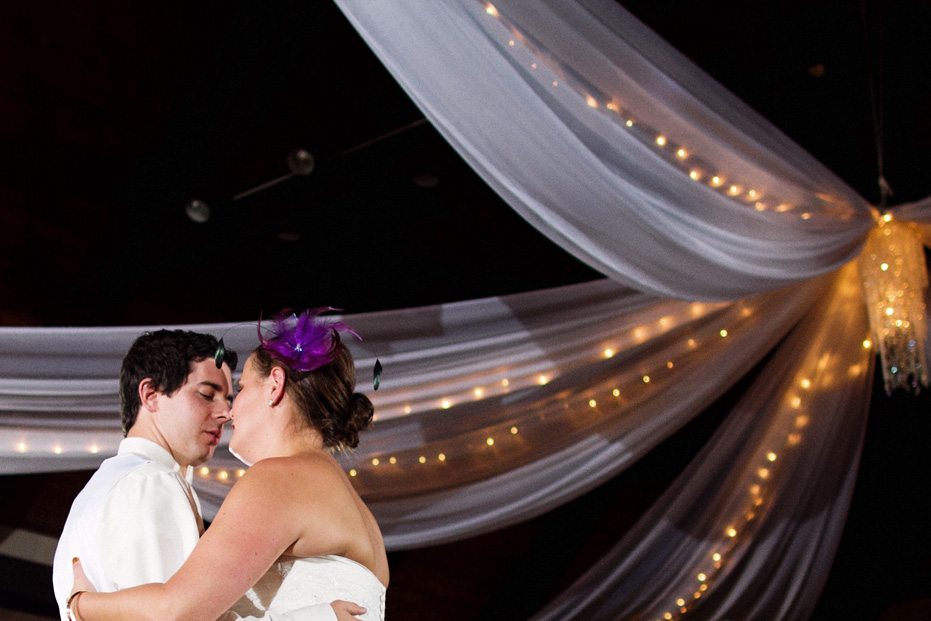 Toronto wedding photojournalist shoots the newlywed's first dance