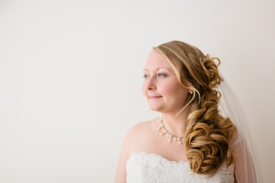 a beautiful portrait of a bride in Tillsonburg, Ontario by elegant photographer in Kitchener-Waterloo